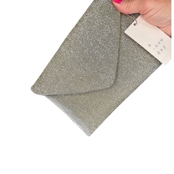 Envelope Purse Sparkling Metallic Cloth Color Reflecting 9.5 by 7 in. NWT - Picture 1 of 16